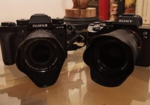 Sony vs Fujifilm: Pertarungan Dua Raksasa Kamera yang Memikat Hati Fotografer